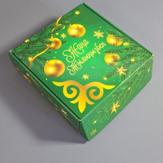 Коробка зелёный новый год 20*20*7 см