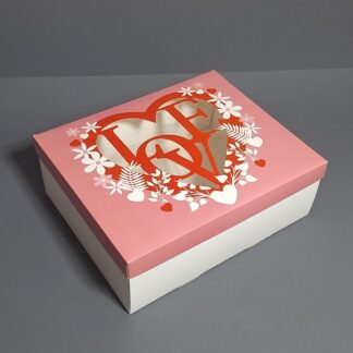 Коробка с окном Love цветы (новая) 25*20*9 см