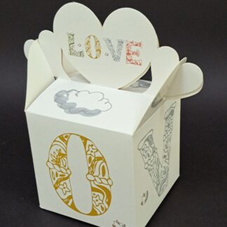 Коробка  LOVE 10*10*10 см