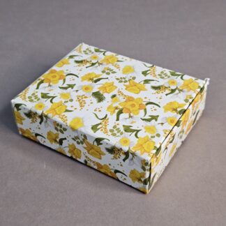 Коробка цельнокройная цветы жёлтые 10х8х3 см