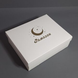 Коробка белая с тиснением 23х18,5х7,5 см